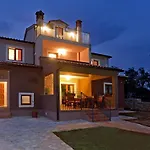 Arco Villa *