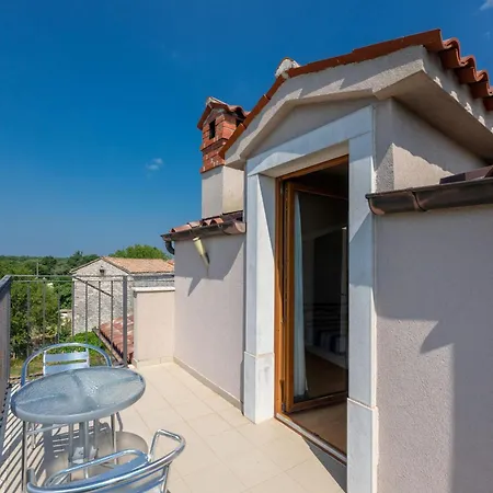 Arco Villa